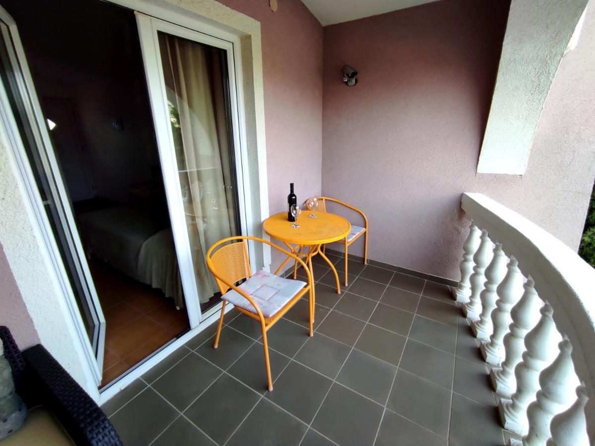 Tea-Dream House Apartment Cesarica Exterior photo
